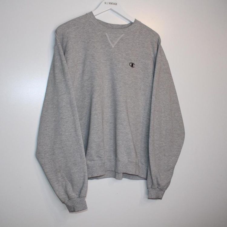 Champion Classic large plain grey sweater size large. 2