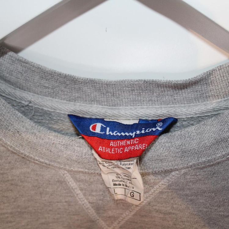 Champion Classic large plain grey sweater size large. 5