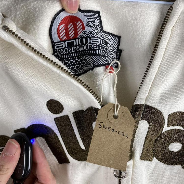 Vintage y2k animal zip up embroidered hoodie cream. imagen 6