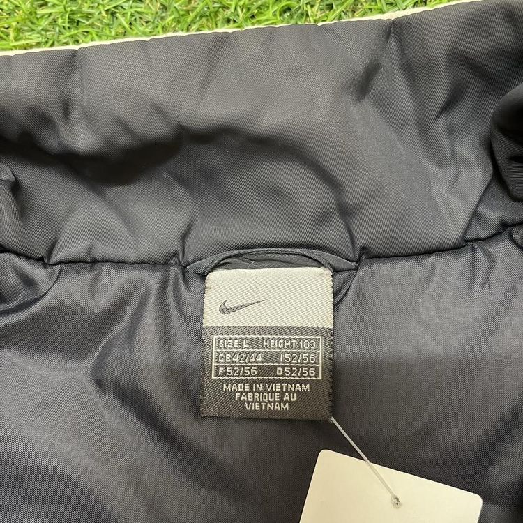 Immagine di Beige & dark grey Vintage Y2K Nike coat 3