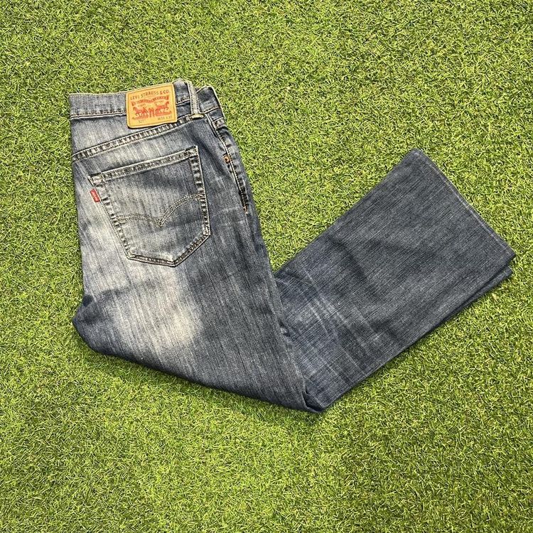 Blue Levis 527 jeans