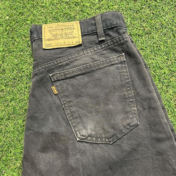 Immagine di Dark Grey Vintage 90s Levis 555 jeans 2