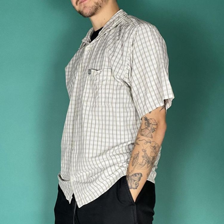 Vintage y2k quiksilver checkered shirt beige. imagen 3