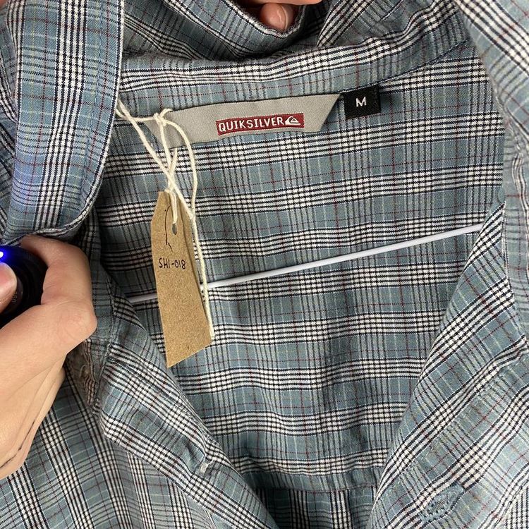 Immagine di Vintage y2k quiksilver checkered shirt blue. 5