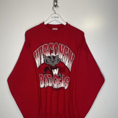 Wisconsin Badgers Red Sweatshirt Embroidery Red Color size XL