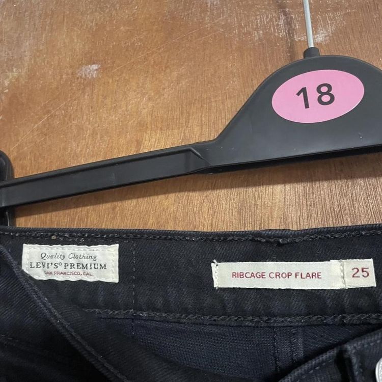 LEVIS PREMIUM RIBCAGE CROP FLARE Jeans W25 L26 Black Womens Button Fly Denim. image 3