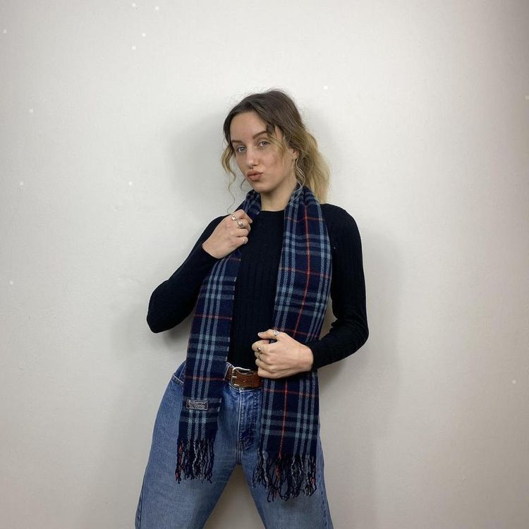 Vintage blue nova check Burberry scarf imagen 2