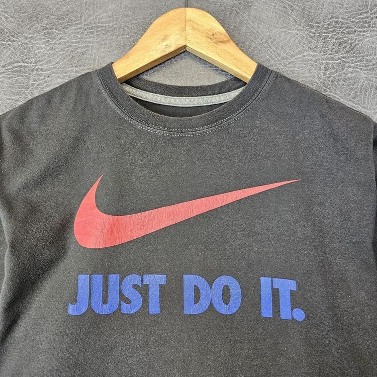 Nike T Shirt Short sleeve Tee Swoosh  Graphic tee XL womens image 2