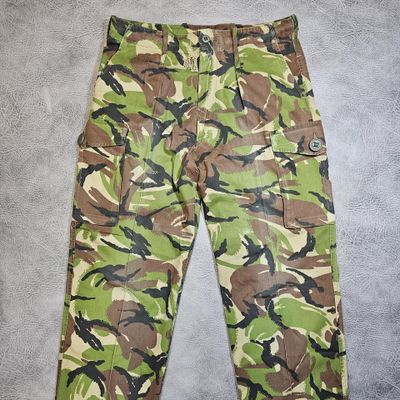 Camo Cargo Trousers Vintage Tech Army Military Trousers Green Mens 34" Adjustable waist Camouflage