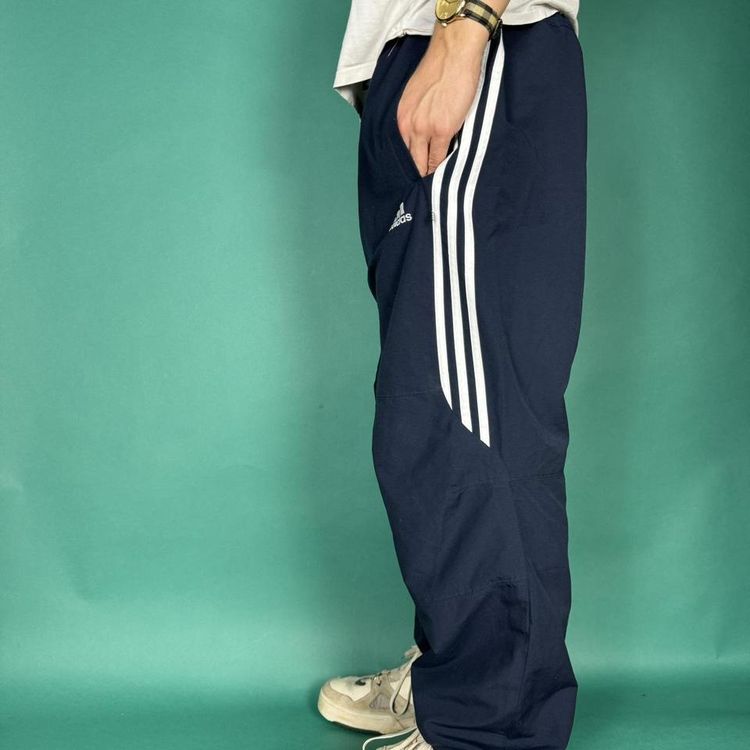 Immagine di Vintage y2k straight leg adidas shell track pants / tracksuit bottoms navy. 2