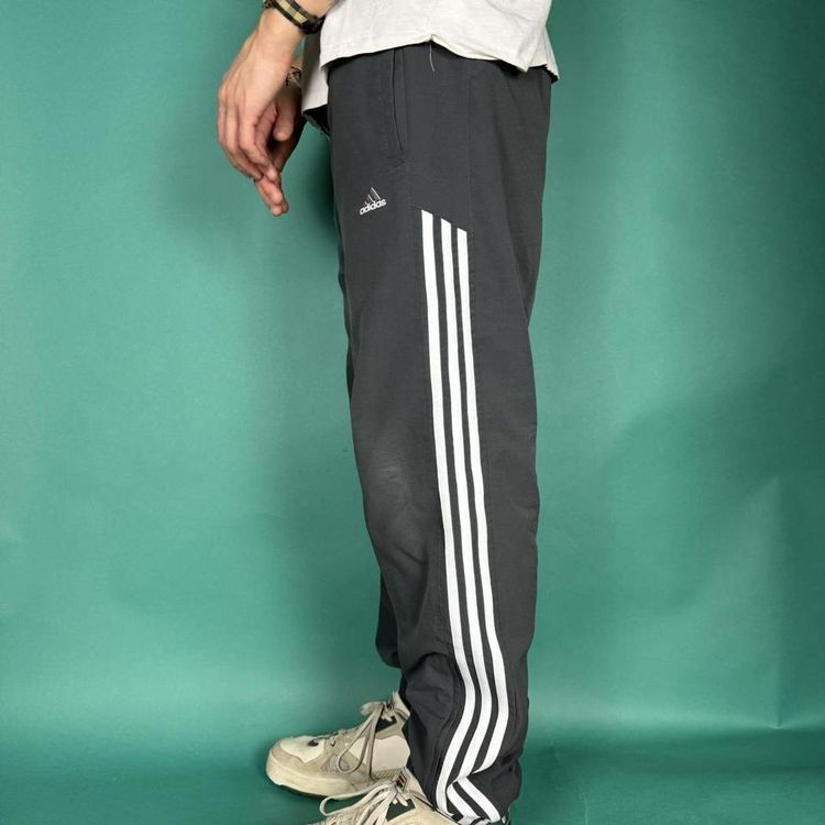 Immagine di Vintage y2k adidas shell baggy tracksuit bottoms / track pants grey. 2