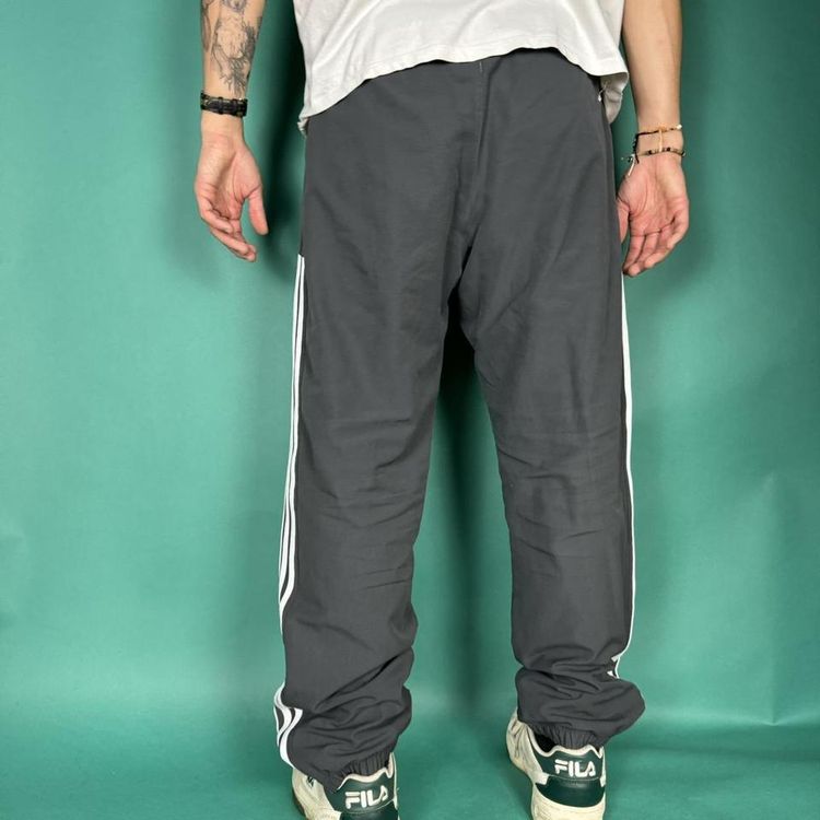Immagine di Vintage y2k adidas shell baggy tracksuit bottoms / track pants grey. 3
