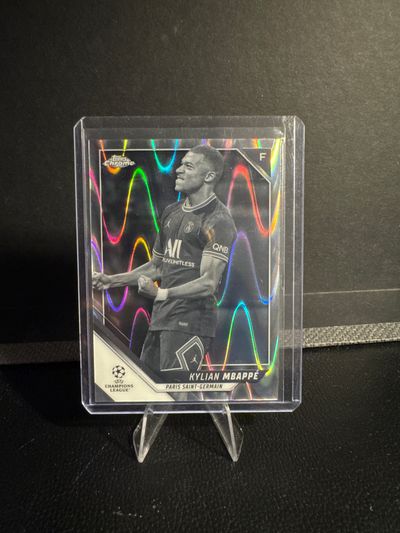 Kylian Mbappe Black&White Raywave Parallel 2021-22 Topps Chrome