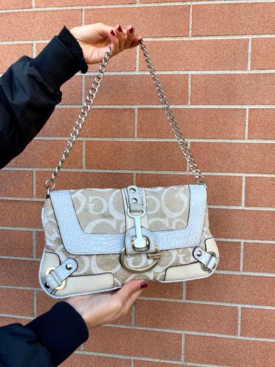 Guess Beige And White Shoulder Bag