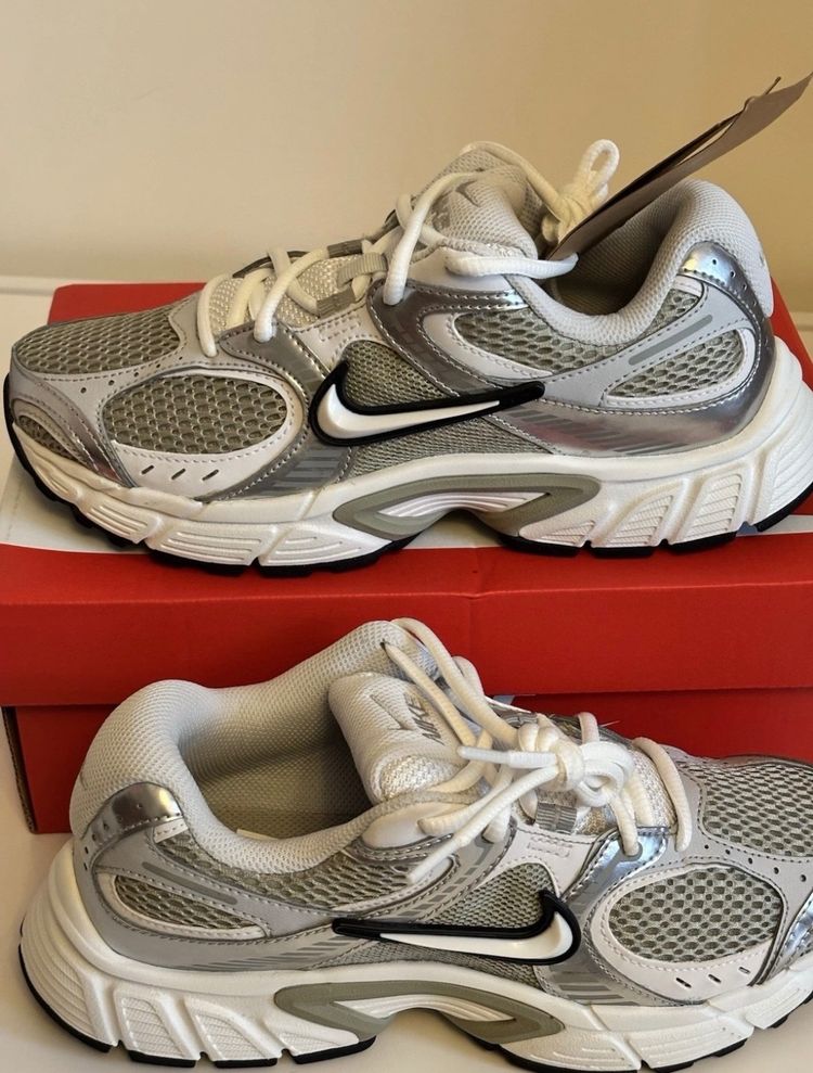 Nike V5 Rnr Women'S Sneakers