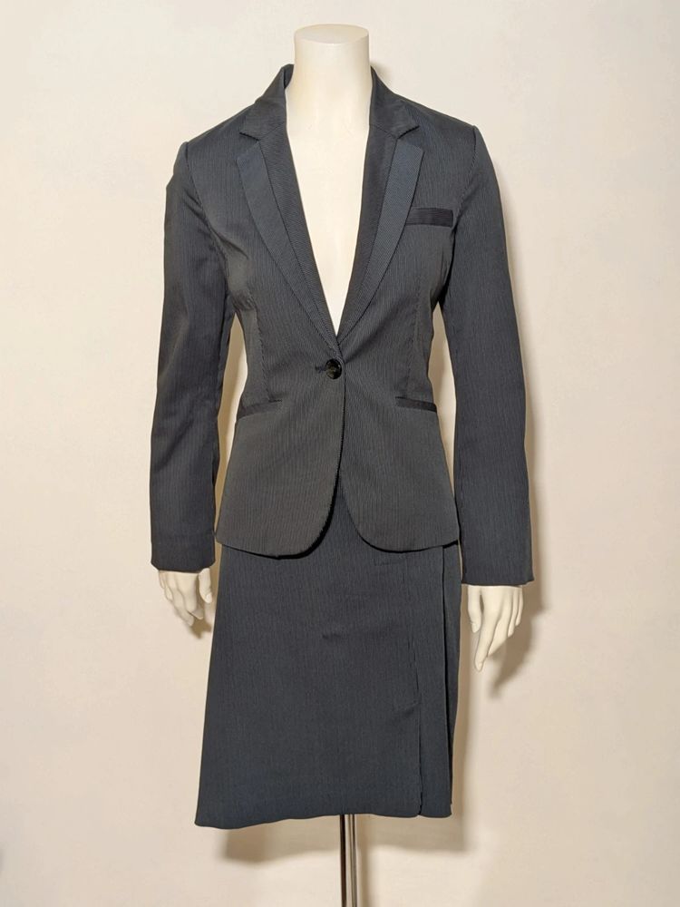 Completo Elegante Mango Suit Grigio Gessato Giacca EUR 40 Gonna EUR 42 / imagen 1