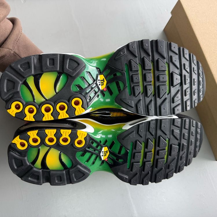 Nike Air Max Plus TN Size UK 9 Varsity Maize Pine Green Mens Trainers IB7671-700 image 3