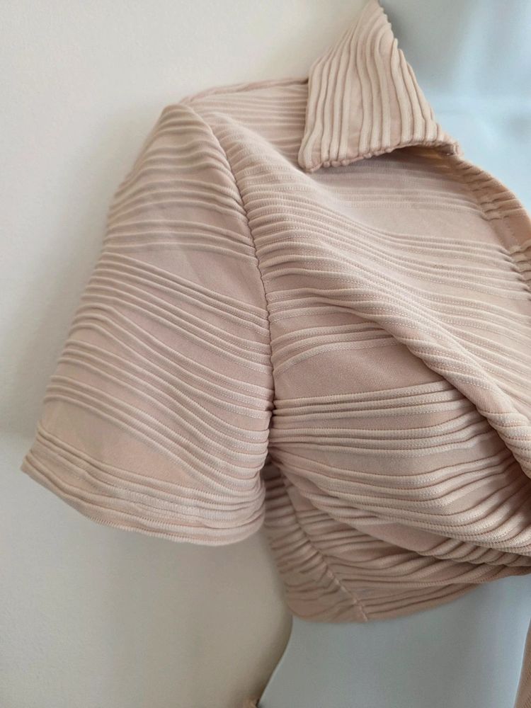 🐚 Shein Beige Textured Wave Plissé Tie-Front Crop Top & Shorts Co-Ord Set (Size L / UK 12-14) imagen 4