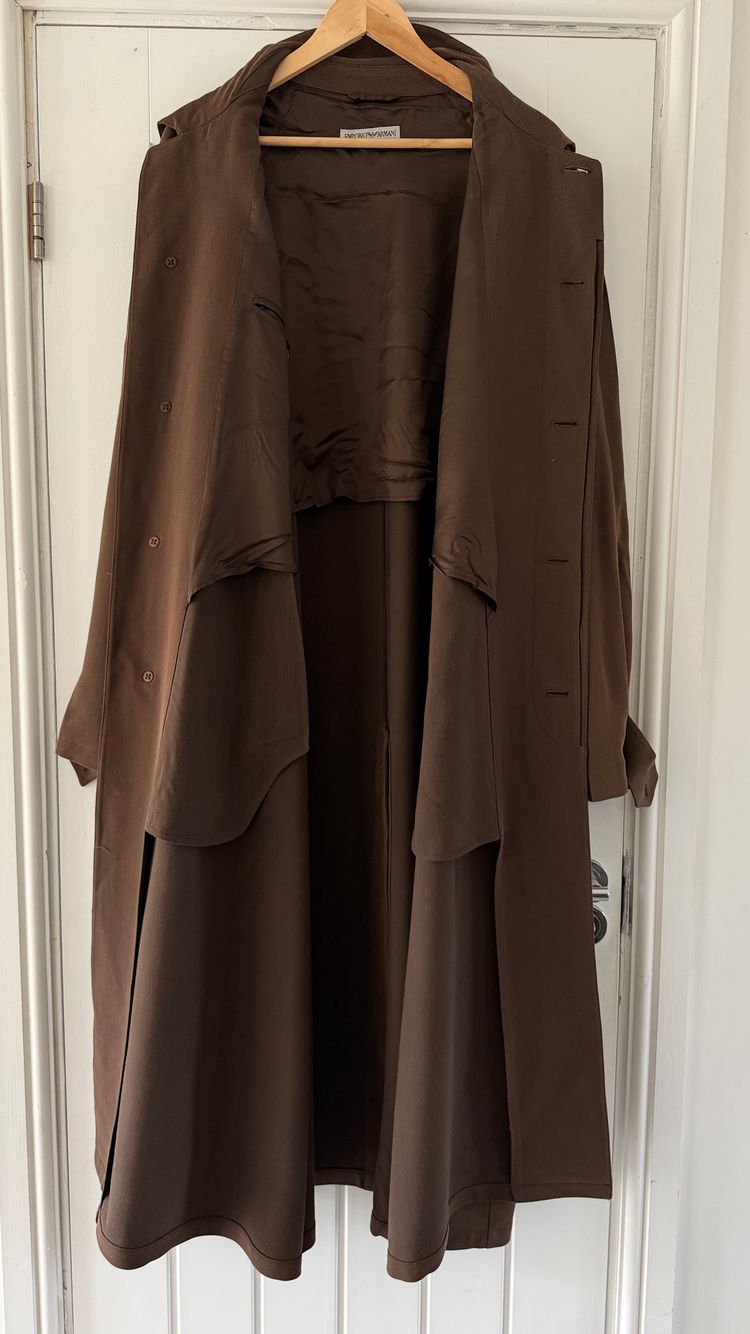 Emporio Armani 1990s Belted Chocolate Brown Draped Long Coat - Size L imagen 4