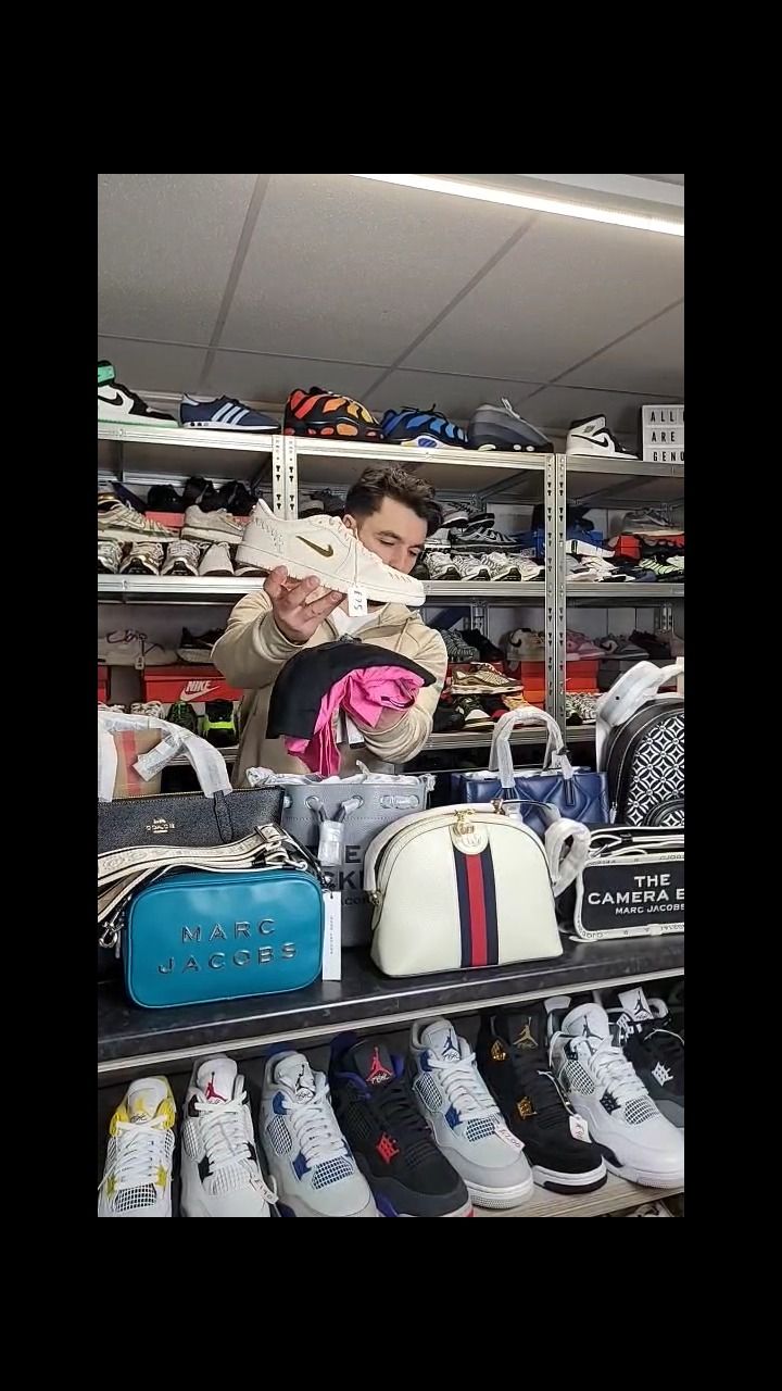 Jordan 1 UK 6 and 2X tshirt M