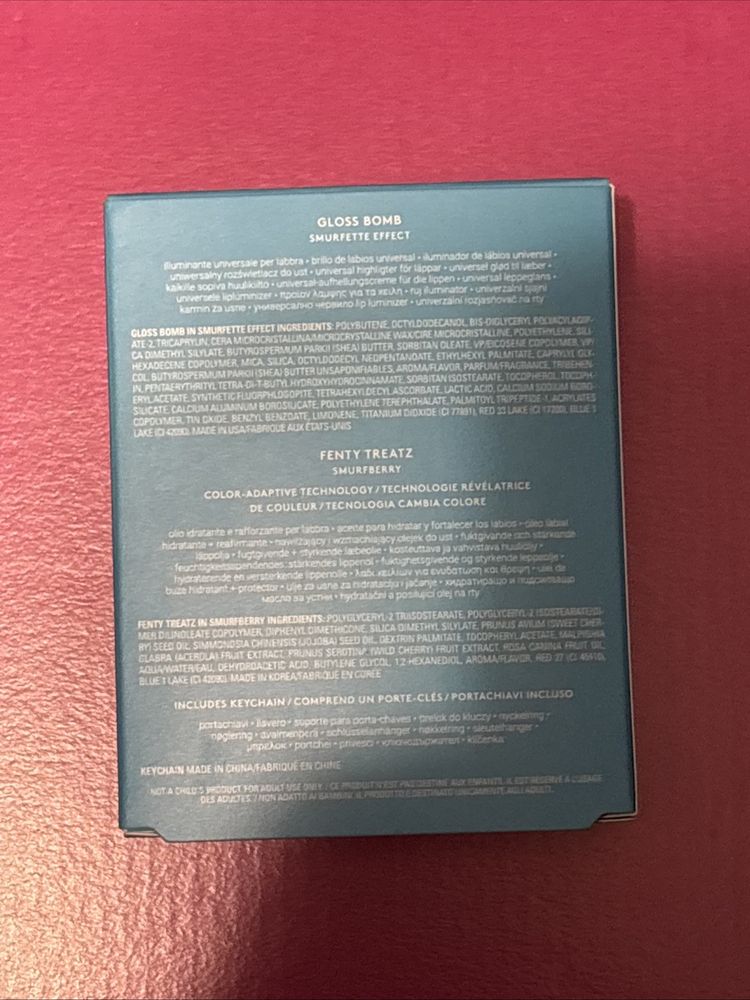 Fenty x Smurfs SMURFETTE SMOOCHES Gloss Bomb, Treatz Lip Oil, & Keychain Holder imagen 5