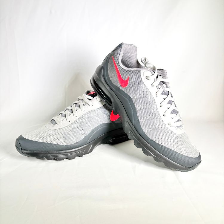Nike Air Max Invigor Sneakers 2