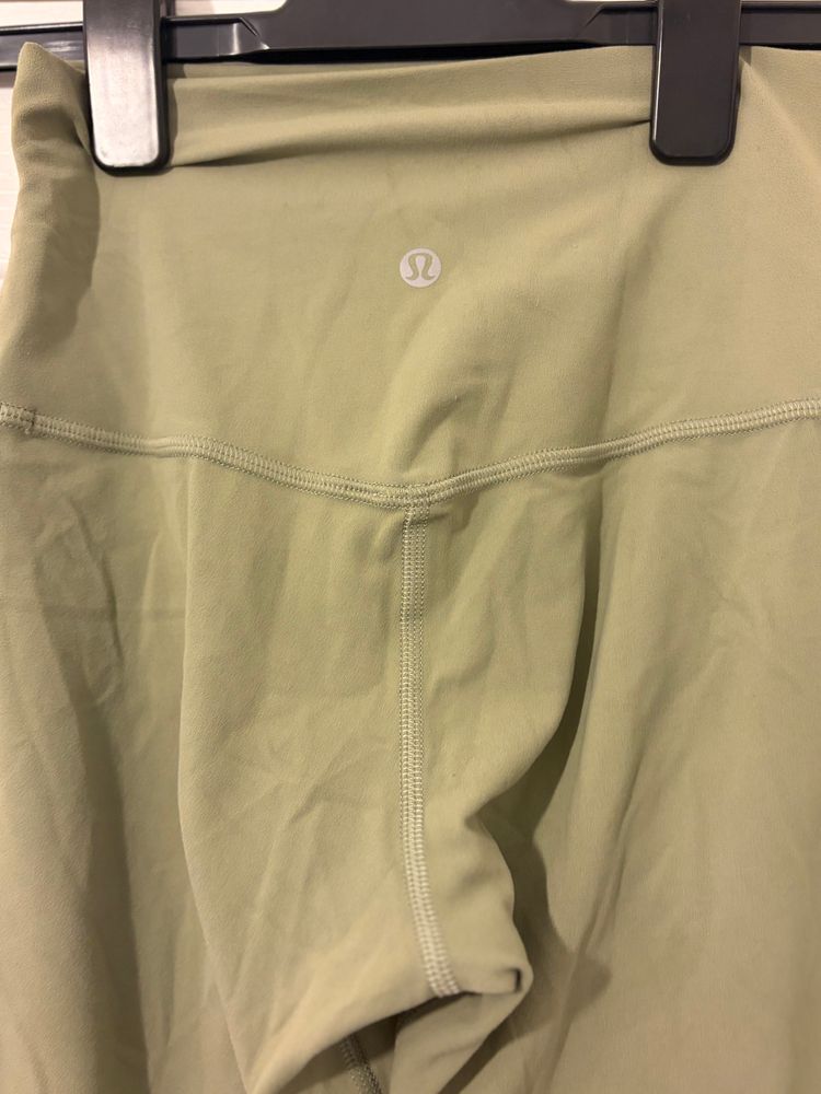 Lululemon olive Green Leggings UK 8 imagen 2