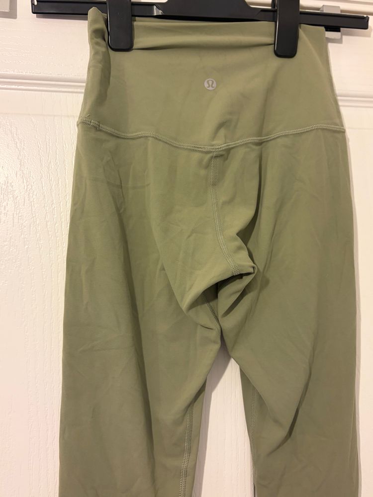 Lululemon olive Green Leggings UK 8 imagen 3