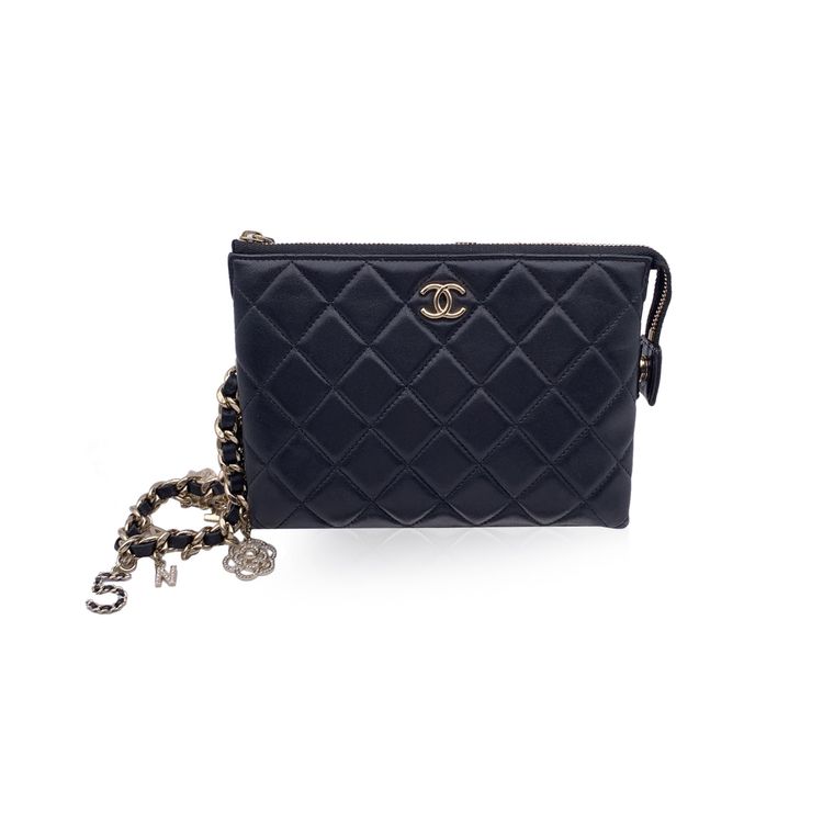 opavintage.com Chanel 2021 Borsa a tracolla in pelle trapuntata nera Coco Charms product image