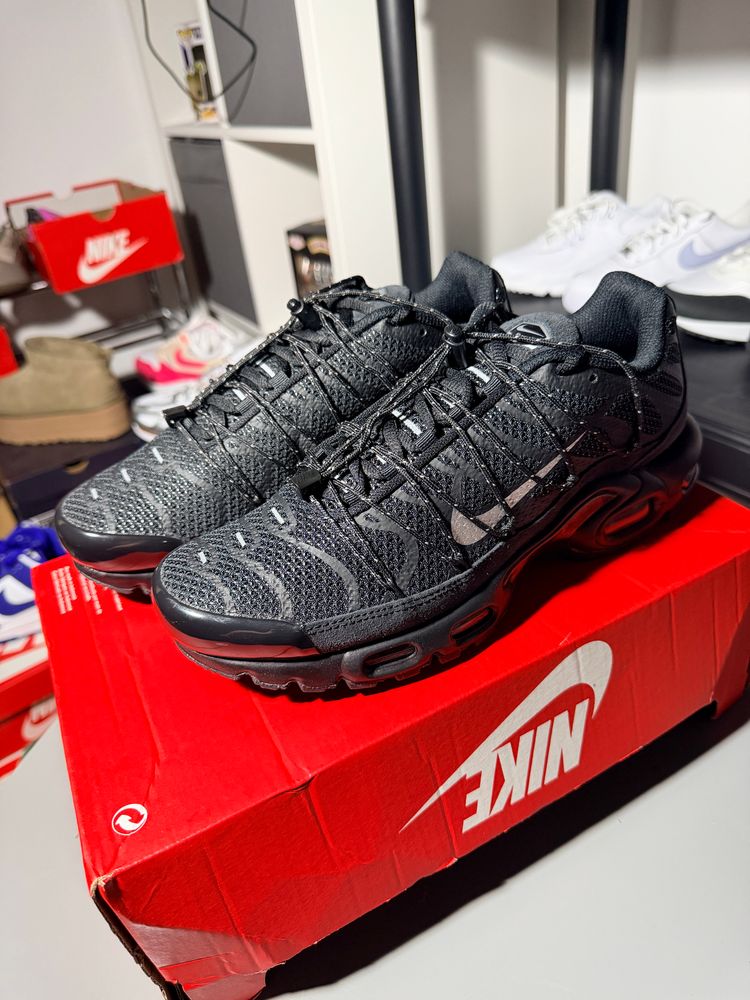 Nike Air Max Plus TN Utility Black Metallic Silver - Men’s Size 6 - New Half Box