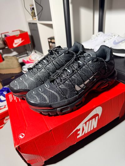 Nike Air Max Plus TN Utility Black Metallic Silver - Men’s Size 6 - New Half Box