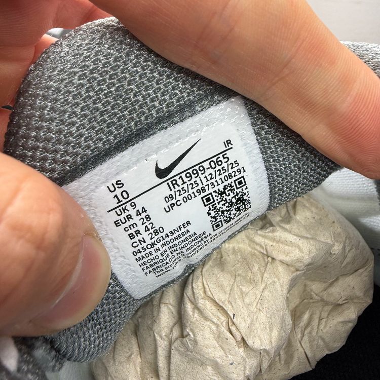 Immagine di Nike Air Max Plus TN Size UK 9 Cool Grey White Liquid Lime Trainers IR1999-065 10