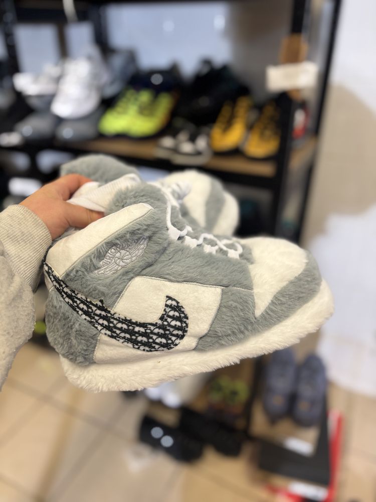 Nike Fuzzy Slippers Dior