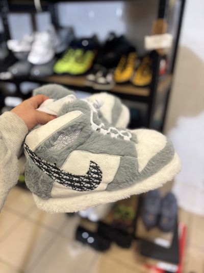 Nike Fuzzy Slippers Dior