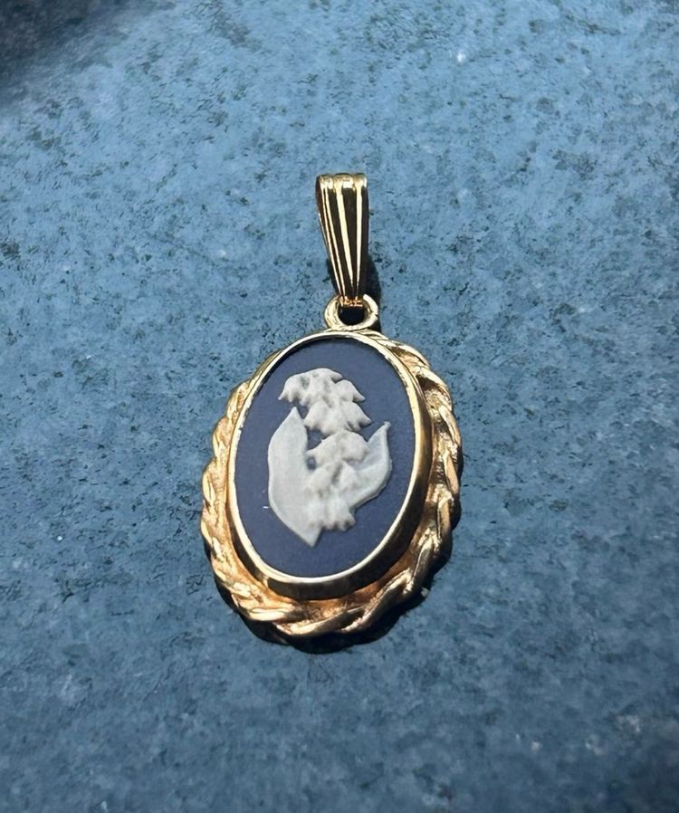Cameo Pendant Necklace image 1