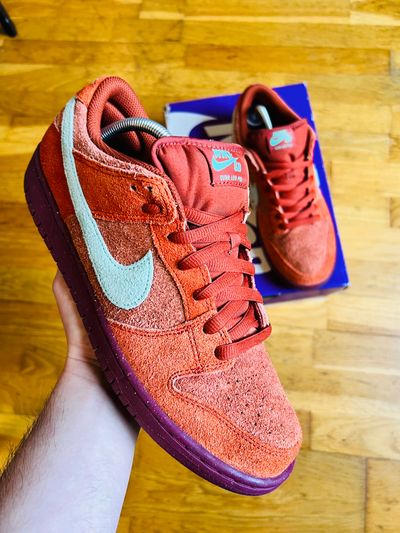 Nike SB Dunk Low Pro Premium "Mystic Red" UK9