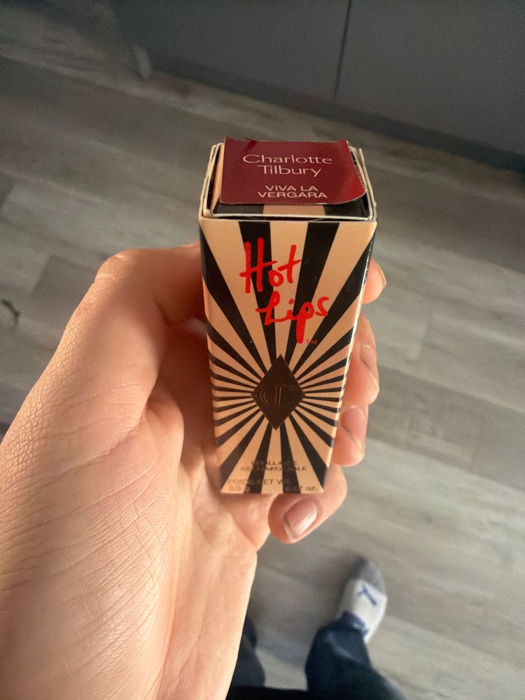 Charlotte Tilbury Hot Lips Lipstick image 1
