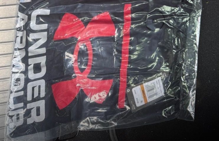 Under Armour Black TSHIRT