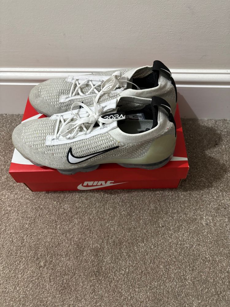 Air Vapormax 2021 Fk U.K. size 9
