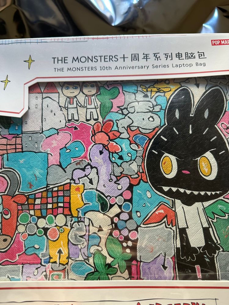 Pop mart 10 th anniversary (funda para portátil)