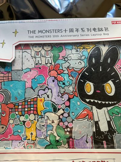 Pop mart 10 th anniversary (funda para portátil)