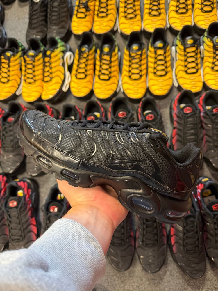 Nike Air Max Plus TN Triple Black 604133-050