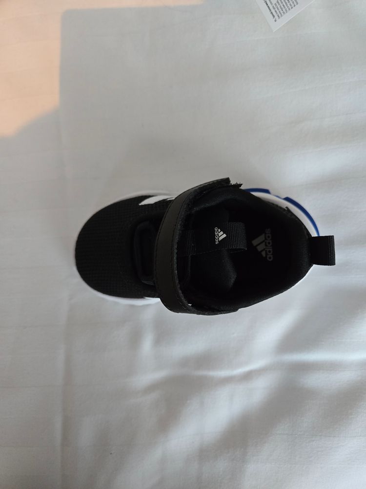 Adidas Kids Black and White Athletic Shoes obraz 2