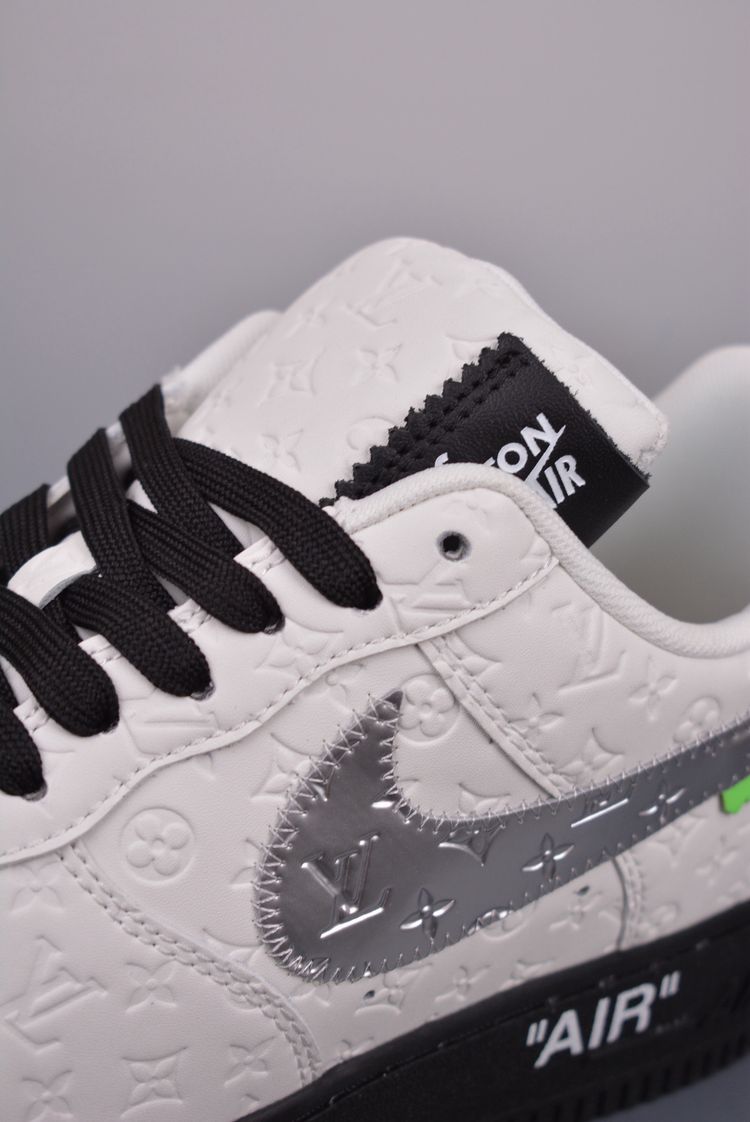 Classic black and white sneakers obraz 9