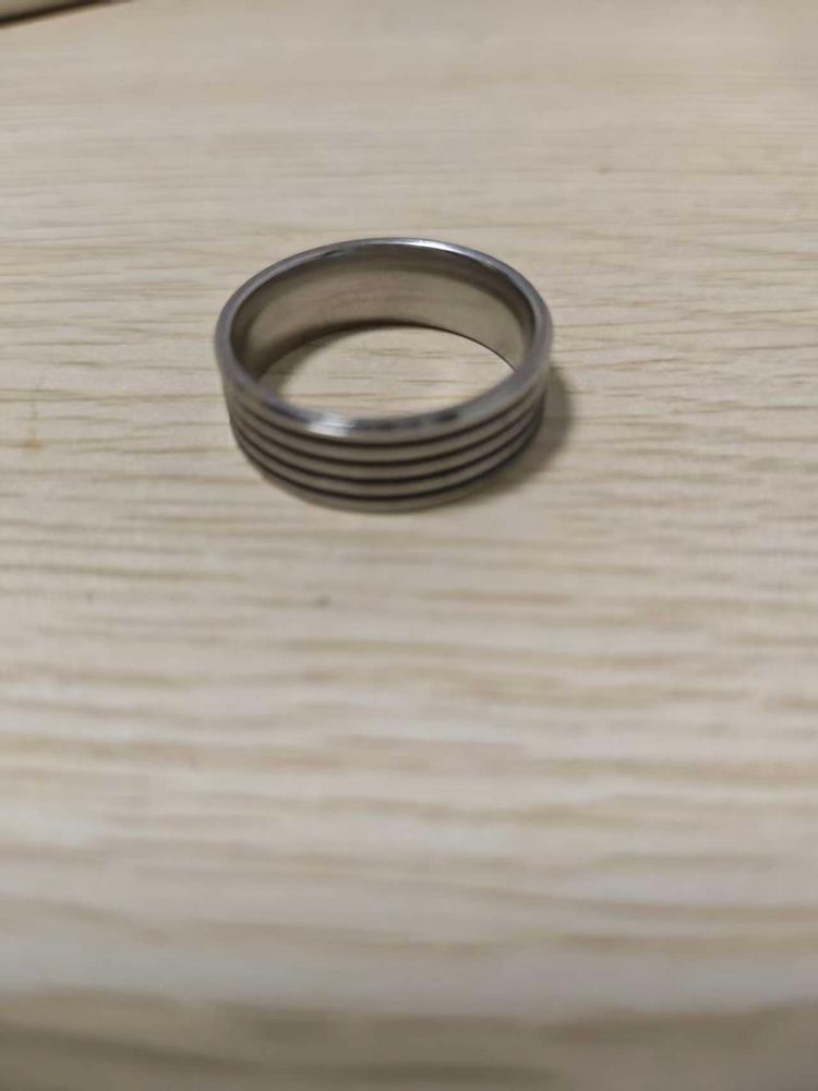 Silver Ring With Black Horizontal Stripes obraz 2