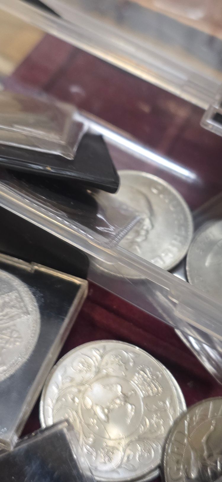 £2.50 Each x3 £5. Commemorative Coins Collection imagen 5