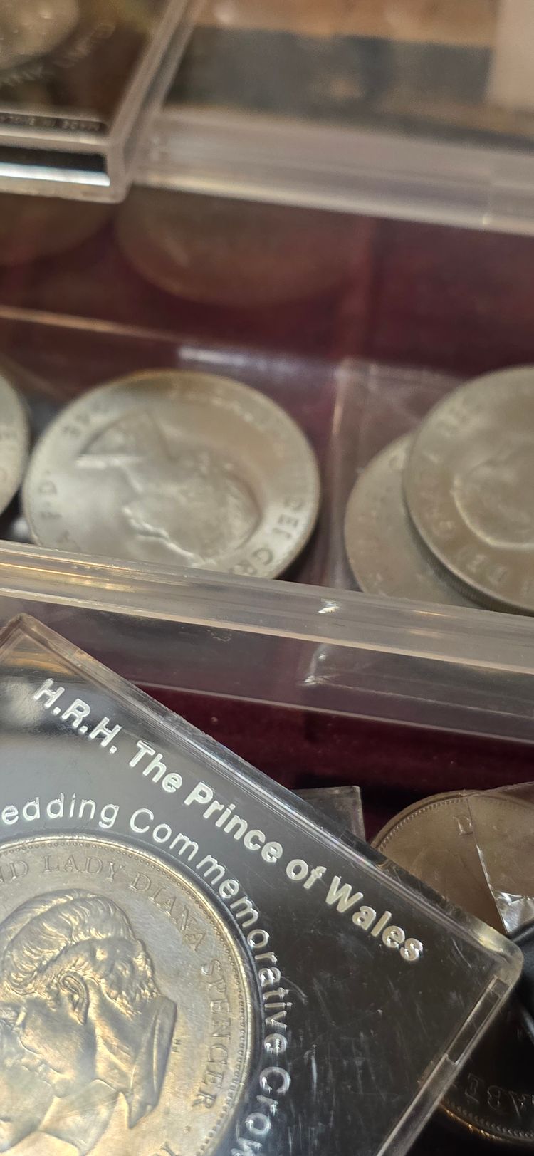 £2.50 Each x3 £5. Commemorative Coins Collection imagen 6