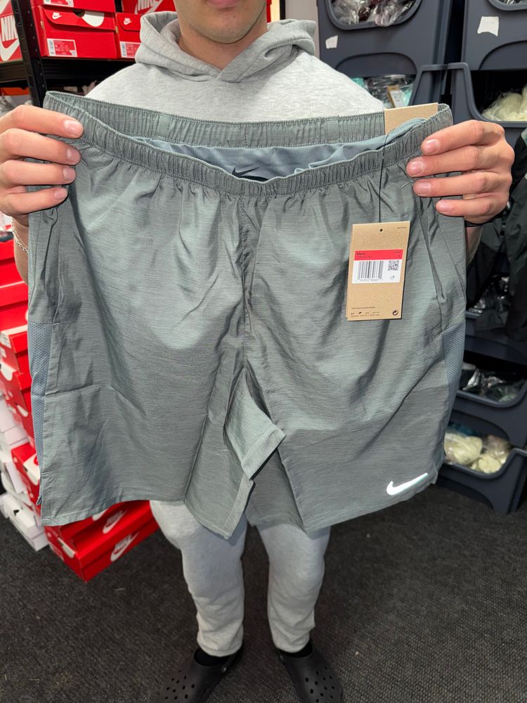 Nike Challenger Men Shorts Grey - 9inch