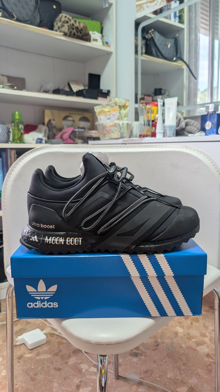 Adidas Black Ultra Boost Moonboot Talla 44 2/3  image 1