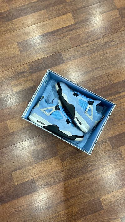 Jordan 4 UNC 43 Usata